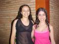 ah essa foi no niver da thatha... at&eacute; q eu fiquei bunitinha n&eacute; =PP =] nooossa + a roberta com essa blusa, altamente sensual! auhahuuhauha =]